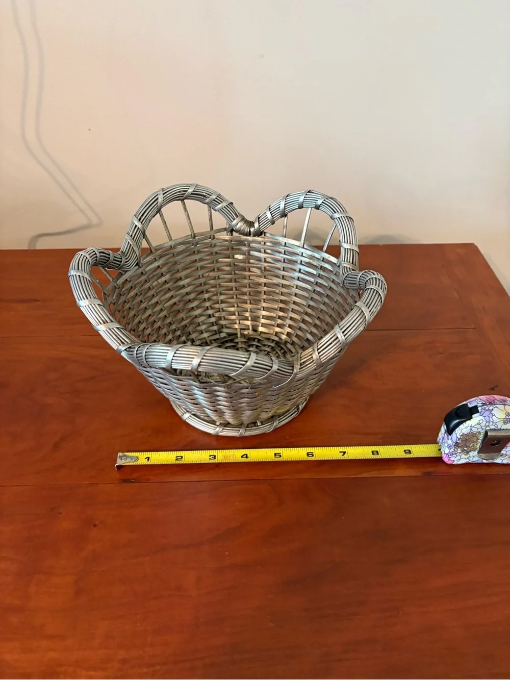 Woven Metal Basket Bowl Handles Farmhouse Rustic Storage Decor Vintage Style